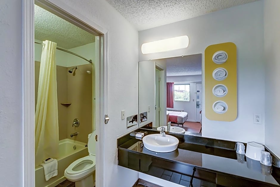 Motel 6-Berea, KY