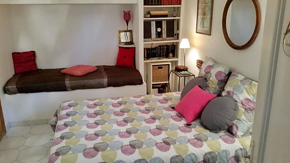 La Douce Heure – Mougins, CT