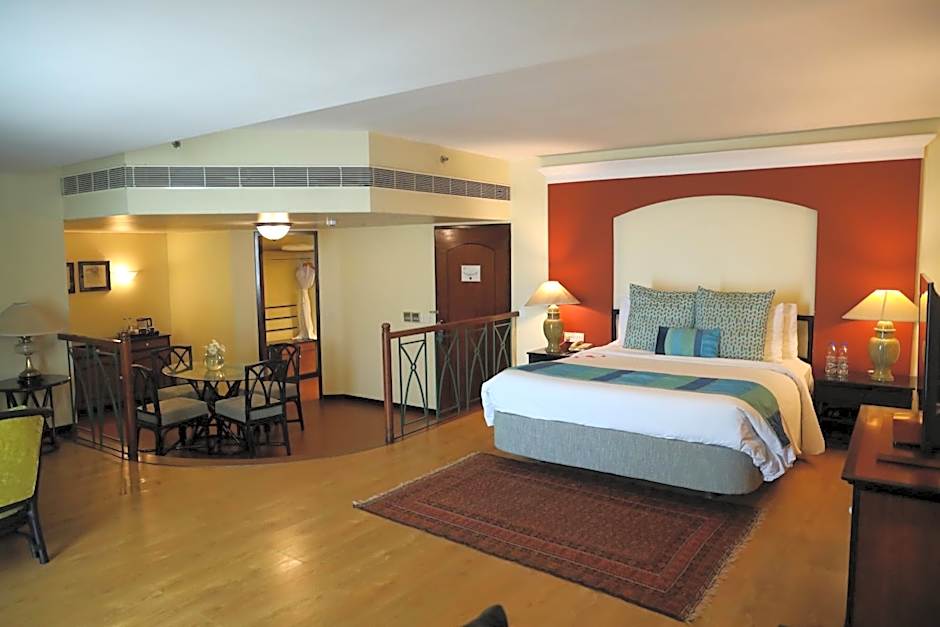 Photo 1 of 4 of Executive Suite