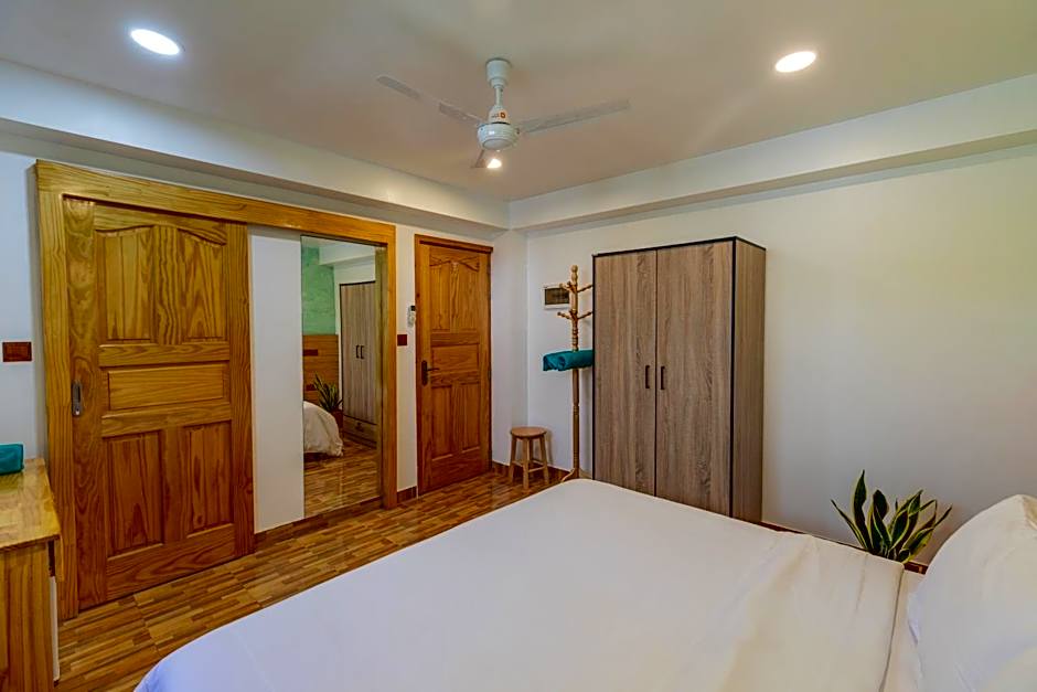 Turtle Maldives - Your Gateway to the Beach & Marine Adventures Await!