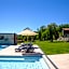 Casa d'Henrique Retreat Pool and Spa