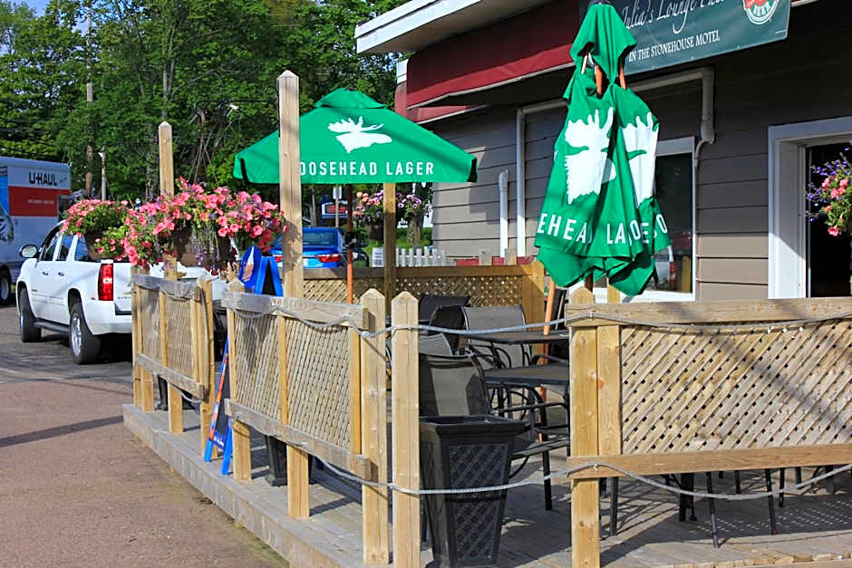 Stonehouse Motel and Restaurant