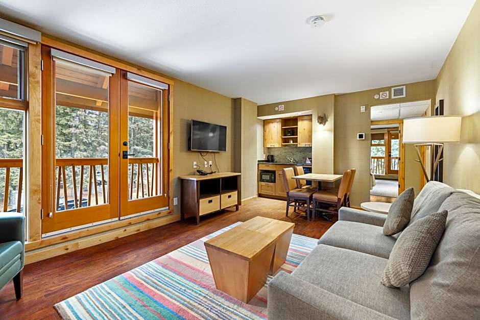 Fox Hotel And Suites