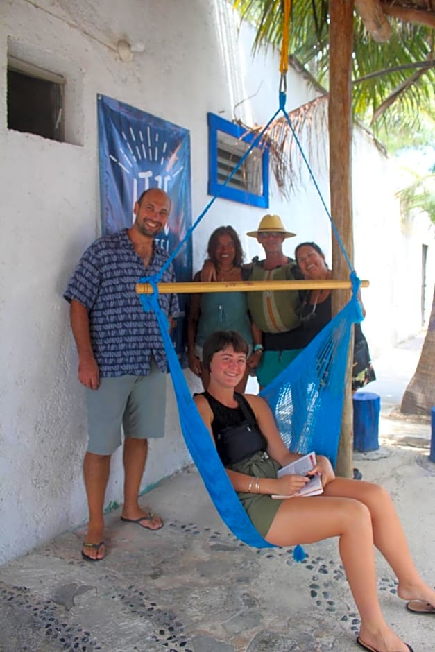Itzé Hostel