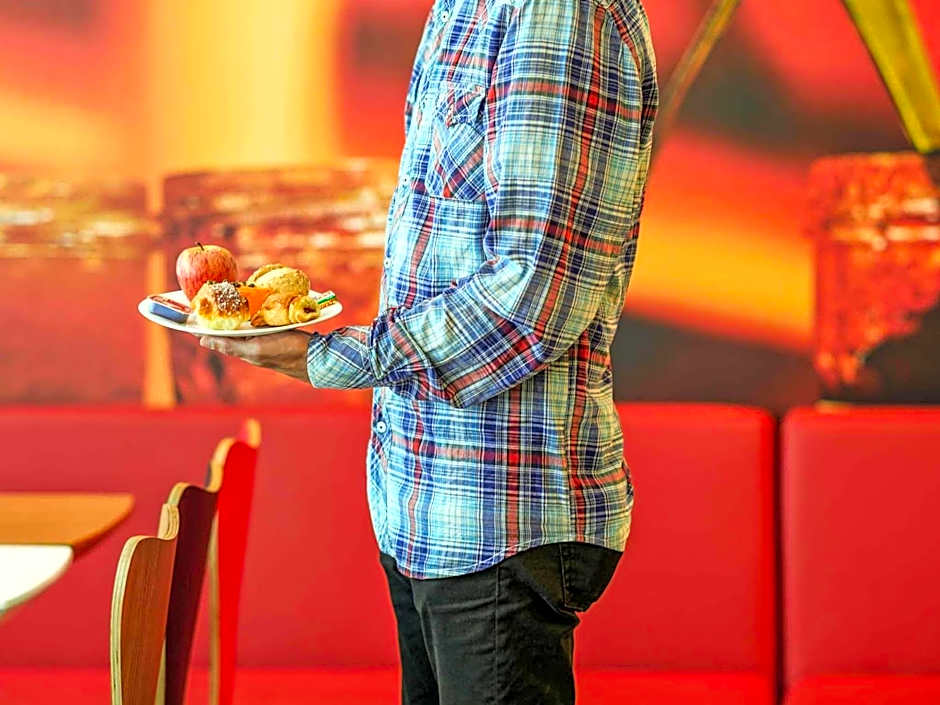 ibis Montceau les Mines