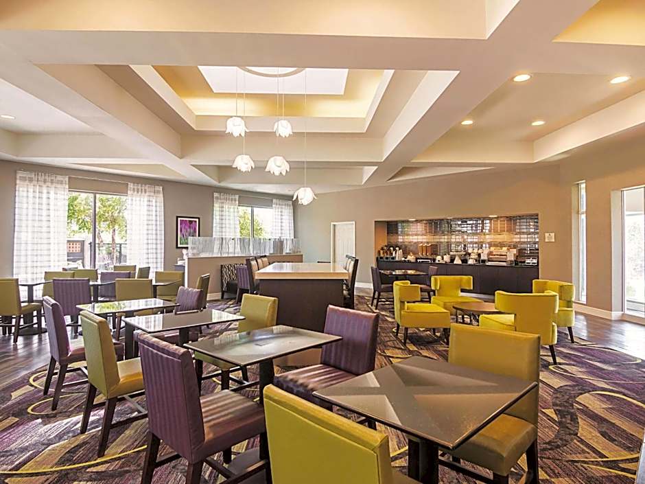 La Quinta Inn & Suites by Wyndham Oklahoma City North West Expressway