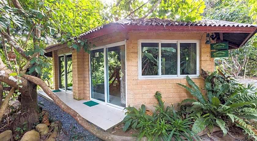 Baandin Chiewlarn Resort