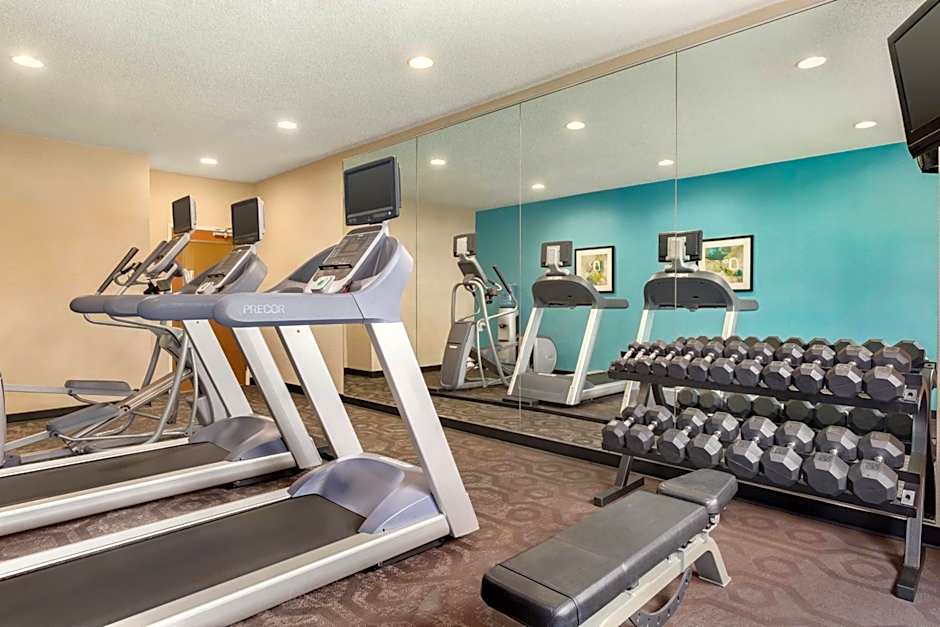 Fairfield Inn & Suites by Marriott Toledo Maumee