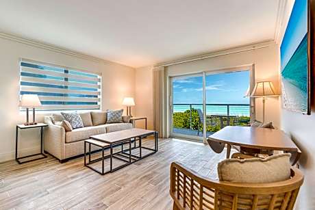Pool/Gulf View One Bedroom Suite