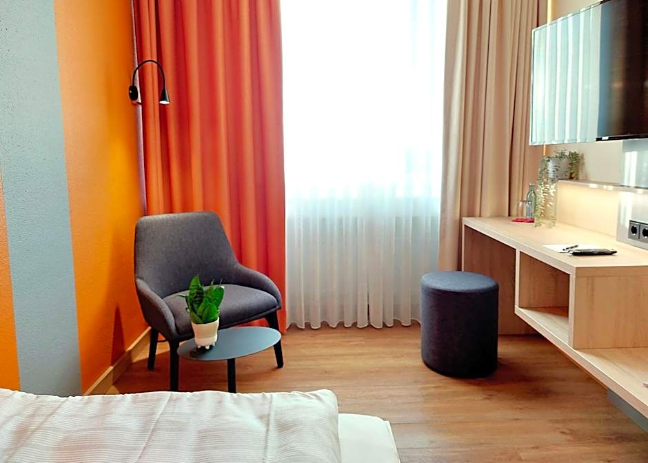 Heinrich Pesch Hotel