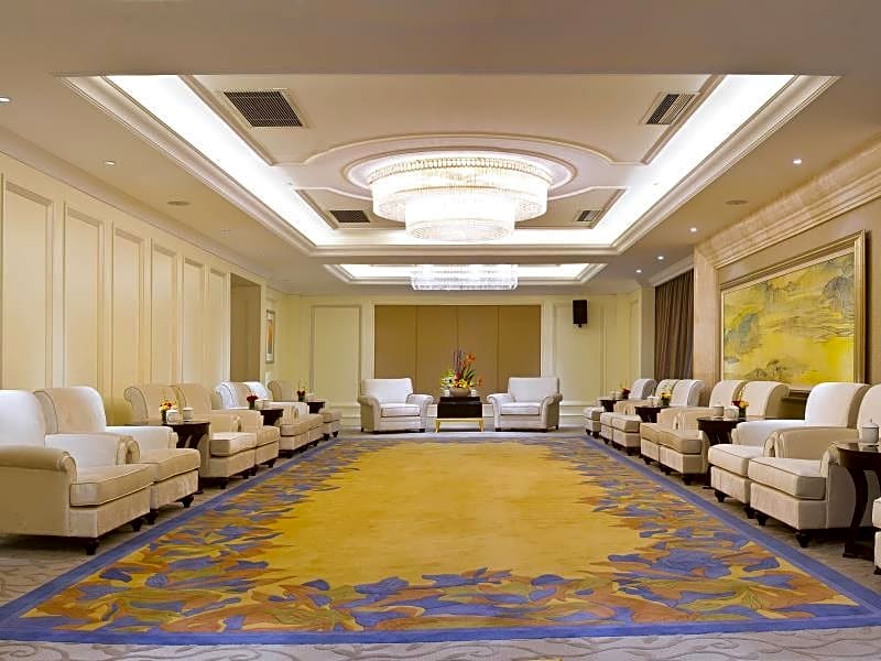 Days Hotel & Suites Fudu