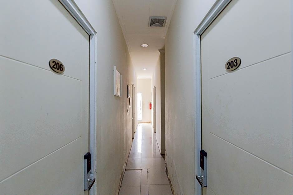 RedDoorz @ Garden Boulevard Citra Raya Tangerang