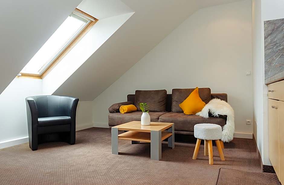 Hotel am Hachinger Bach by Blattl