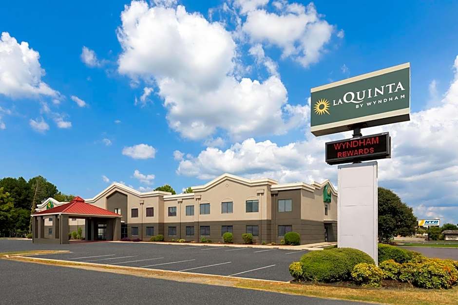 La Quinta Inn & Suites by Wyndham Decatur