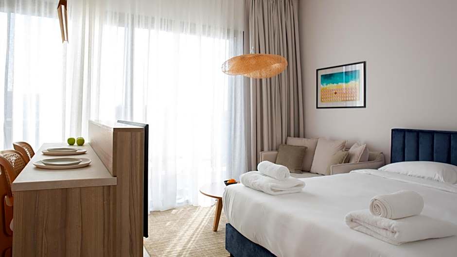 Larnaca LIV & CO Suites
