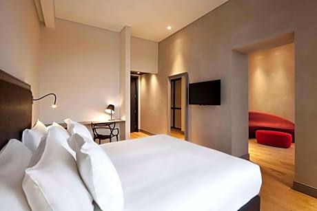 Suite with View with Extra Bed (2 Adults + 1 Child)