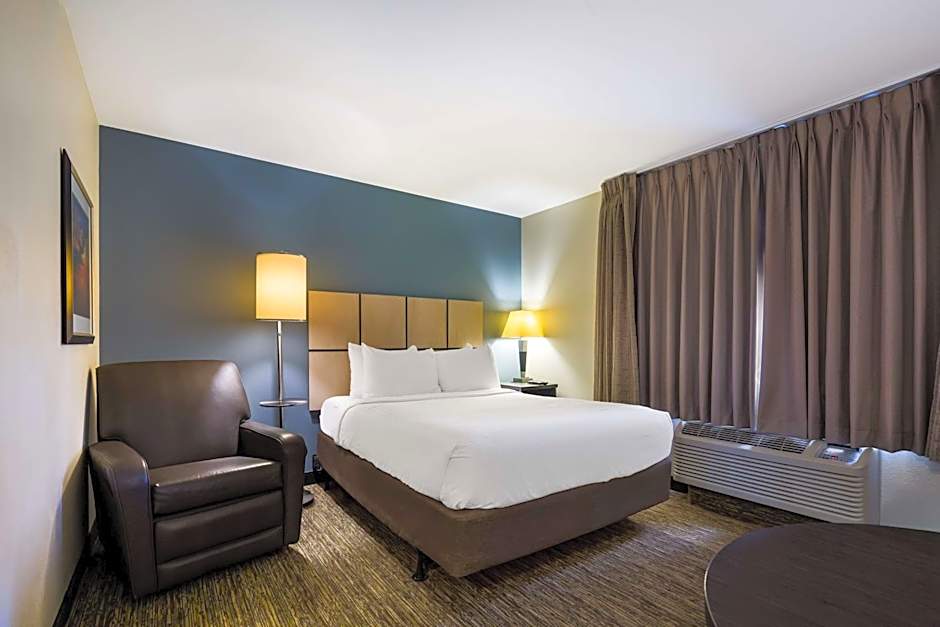 Sonesta Simply Suites St Louis Earth City