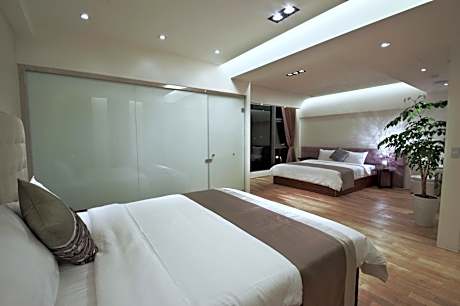 Superior Queen Room with Two Queen Beds