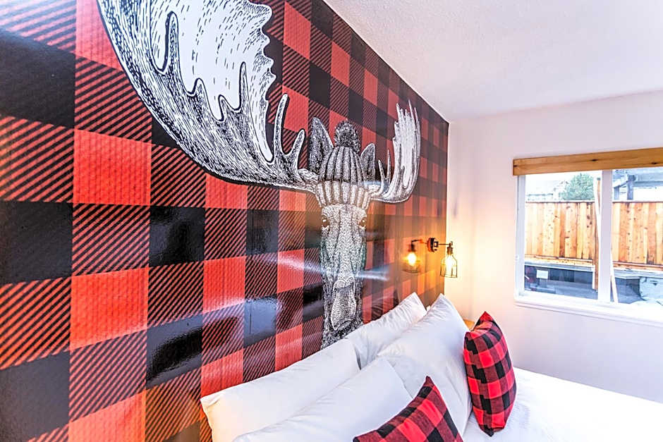 Crash Hotel Squamish