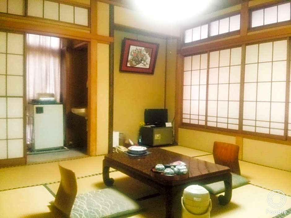 Motoyu Arimaya