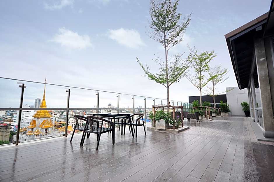 The Quarter Hualamphong by UHG