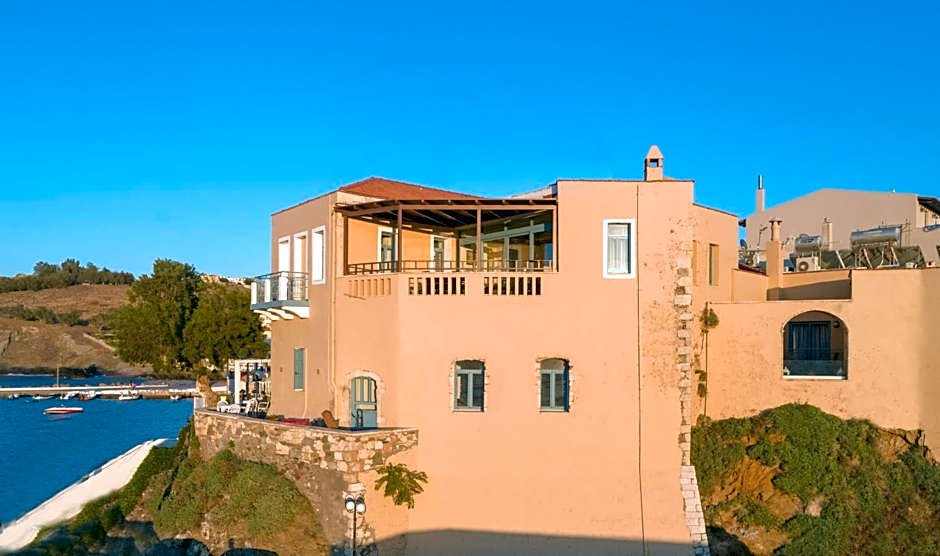 Captain's House Hotel Suites & Apartments