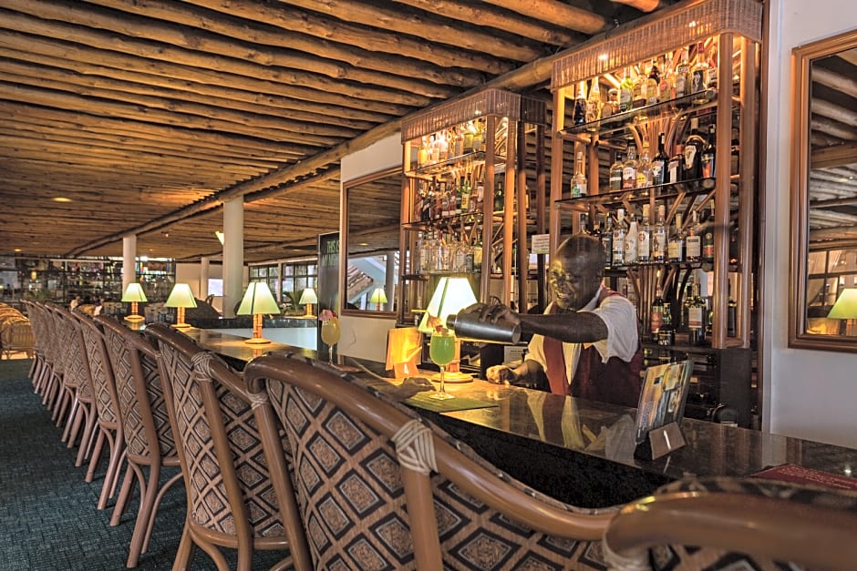 Travellers Beach Hotel & Club