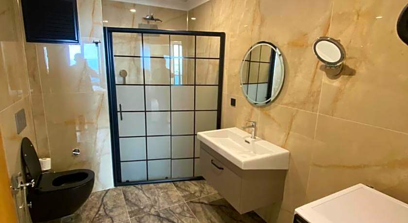 Rena Grand Residence & Suit