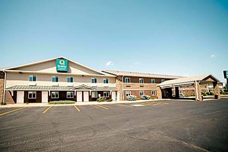 Quality Inn & Suites Watertown near Prairie Lakes Ice Arena