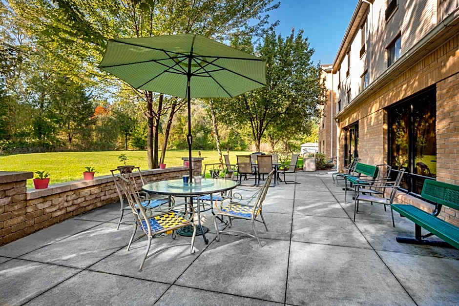 Holiday Inn Express Hotel & Suites Canton By IHG