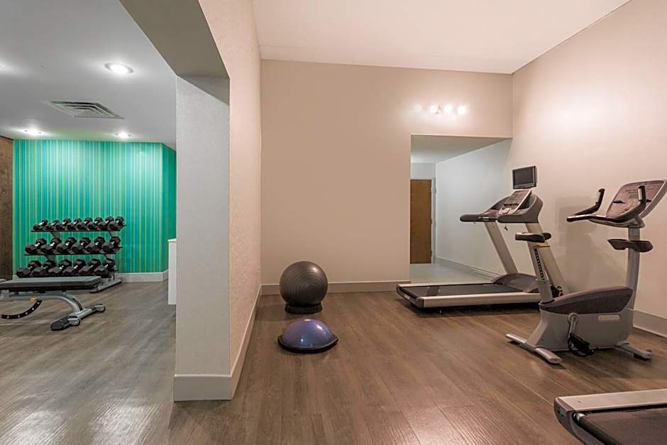 Holiday Inn Express and Suites - Petersburg - Fort Lee by IHG