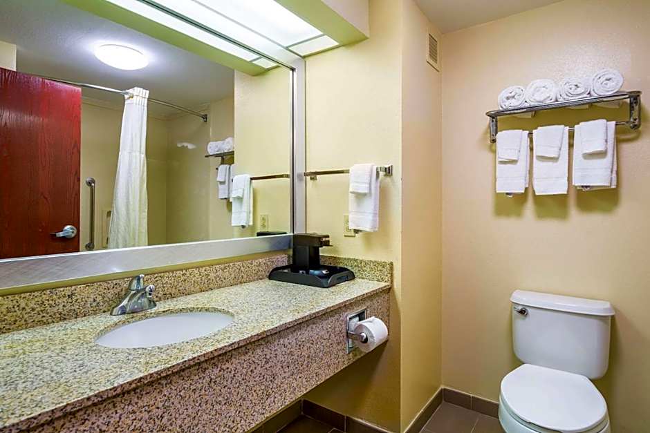 Quality Inn & Suites Sellersburg - Louisville Area