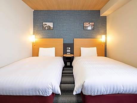 Standard Twin Room - Non-Smoking