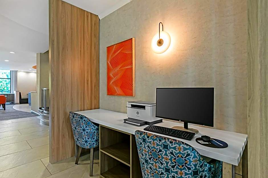 Holiday Inn Express Hotel & Suites Clemson - University Area By IHG