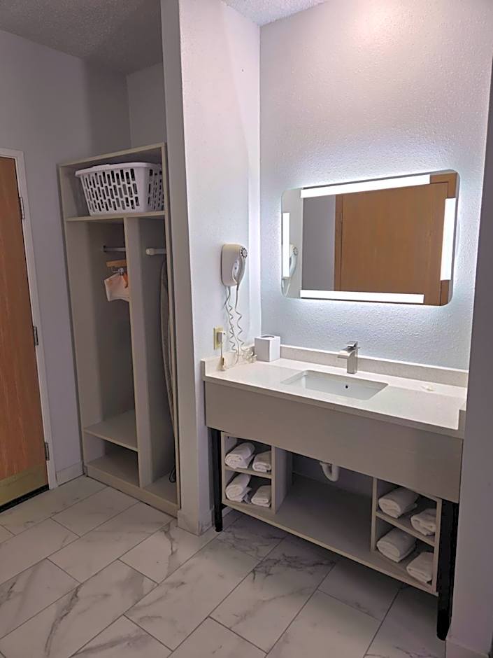 MainStay Suites LeClaire - Quad Cities