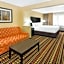 Days Inn & Suites by Wyndham Davenport East