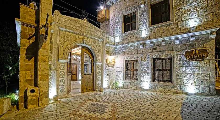 Risus Cave Hotel