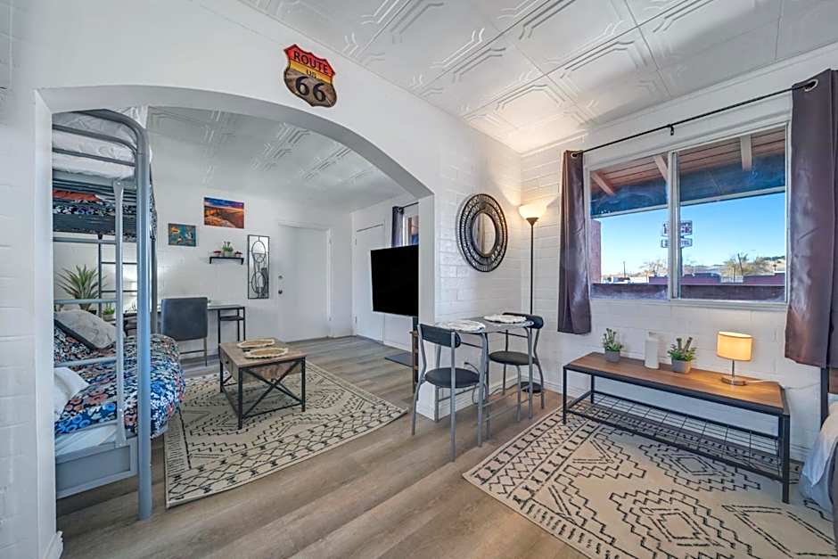 Canyon's Edge Route 66 Motel