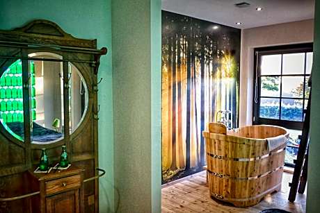 Deluxe Double Room with Bath