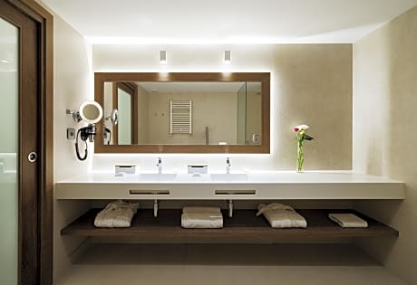 DOUBLE OR TWIN DESIGN SUPERIOR