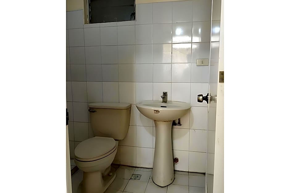 OYO 800 DDD Habitat Dormtel Bacolod 