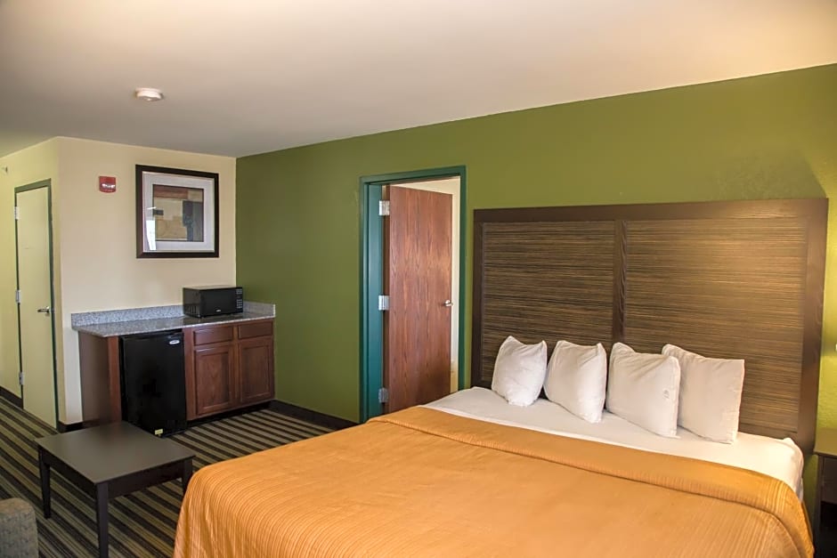Quality Inn & Suites Loves Park near Rockford
