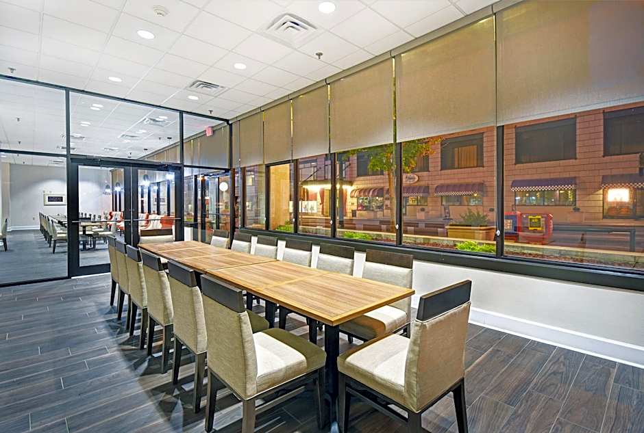 Holiday Inn Memphis Downtown Beale St. By IHG