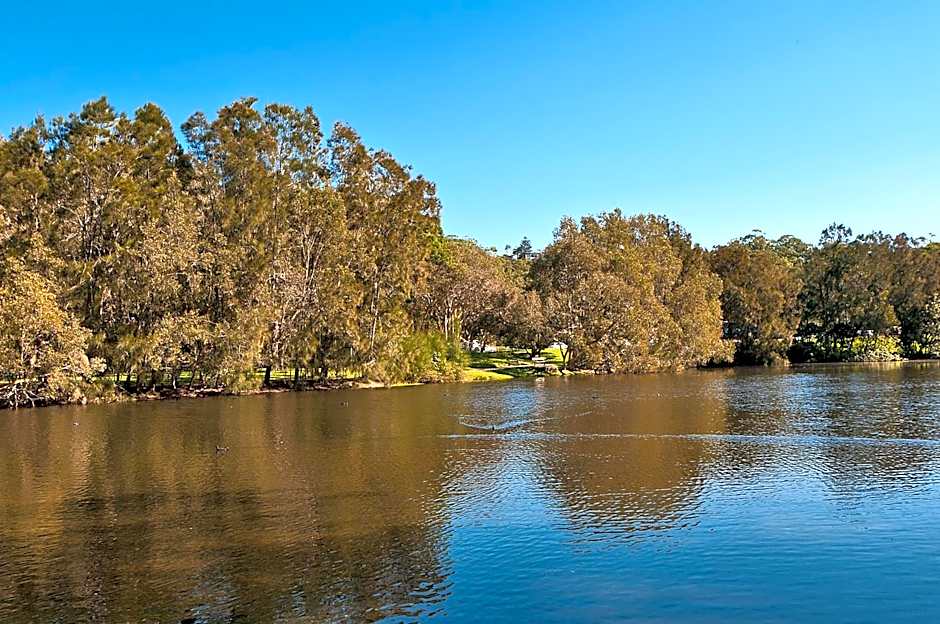 Sanctuary Lake Apartments