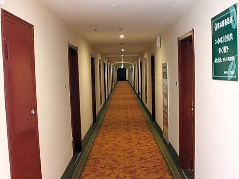 Greentree Inn Zhangjiakou Yu County Bus Station Business Hotel