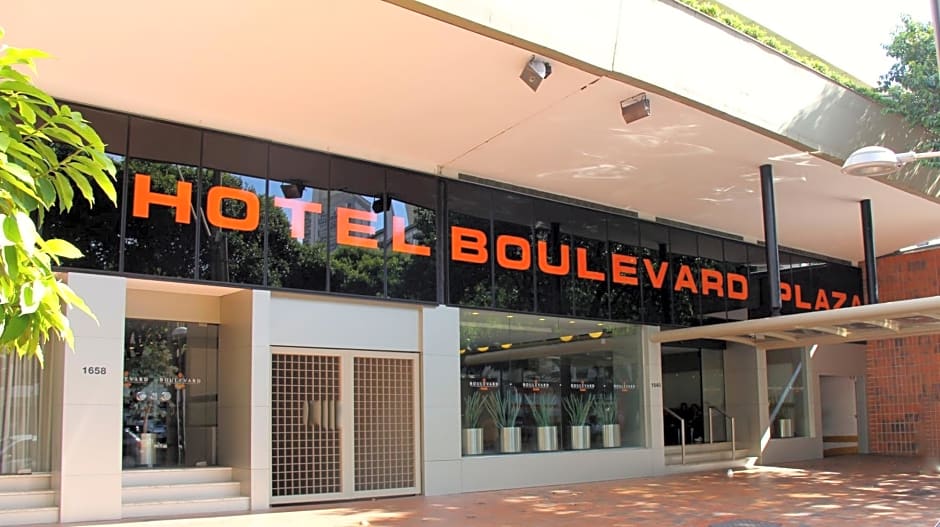 Boulevard Plaza
