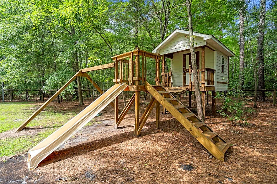 Grandma's Farm on 6 acres with Lighted Barn and River Access