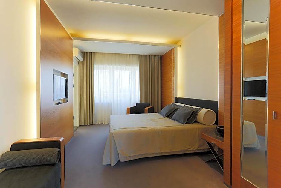 Photo 1 of 5 of Presidential Suite, Sea View
