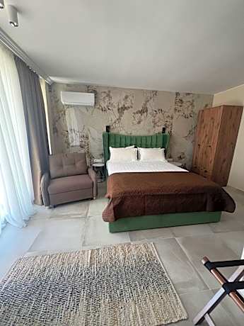 deluxe room with one bed