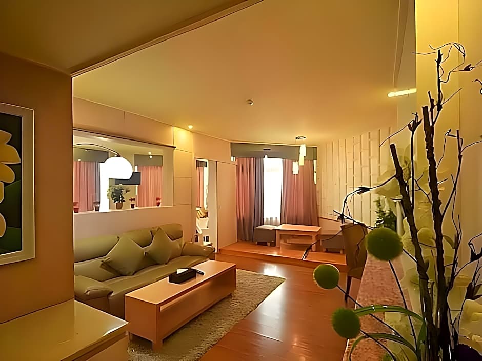 Horison Ultima Makassar